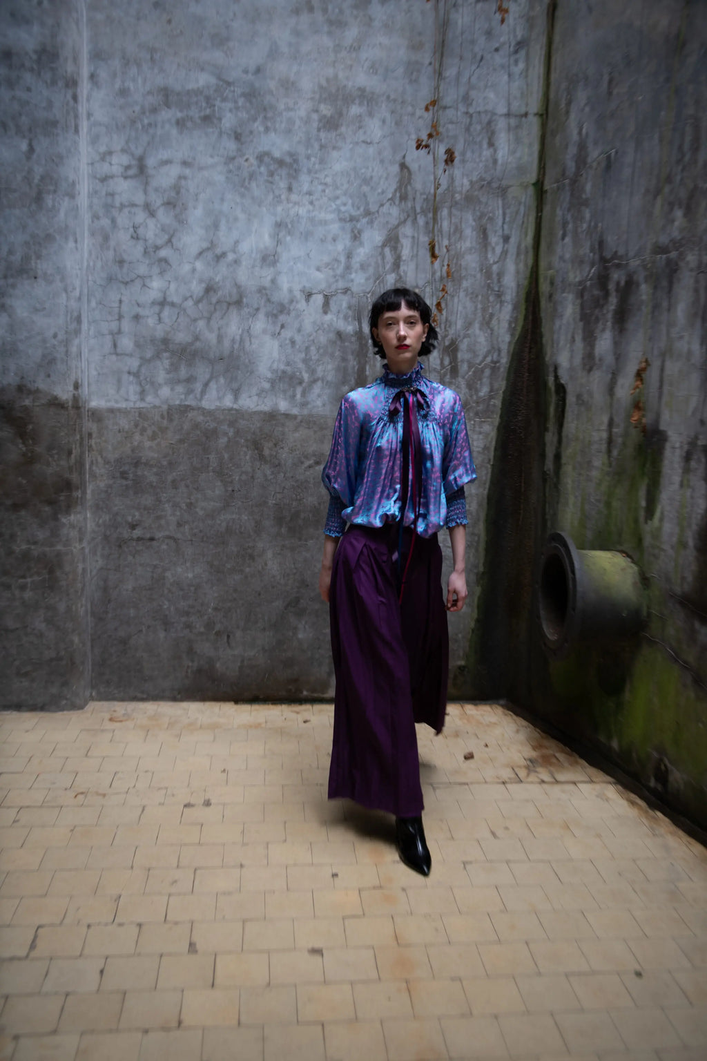 Purple Rain Seidenbluse mit Libellenmuster