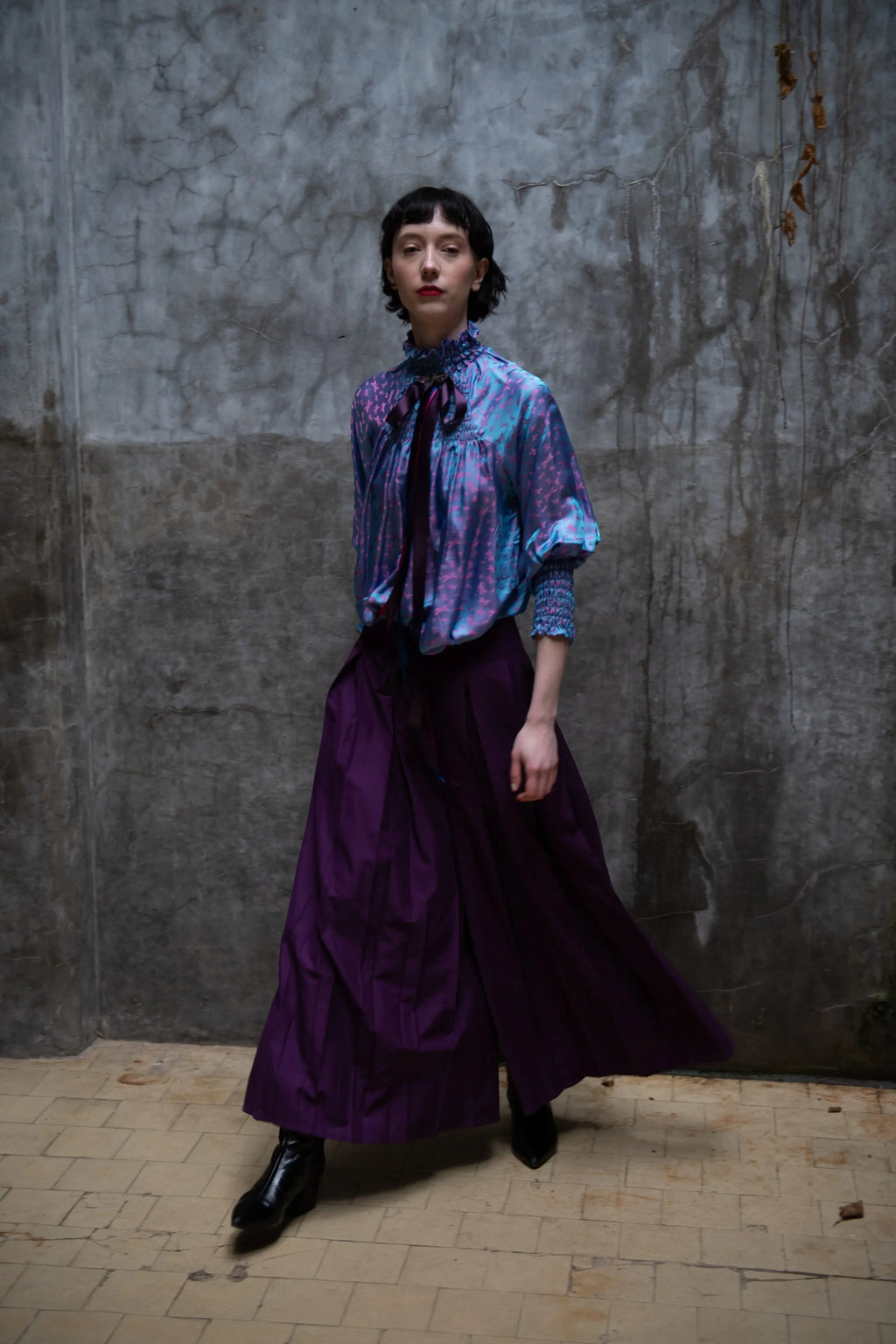 Purple Rain Seidenbluse mit Libellenmuster