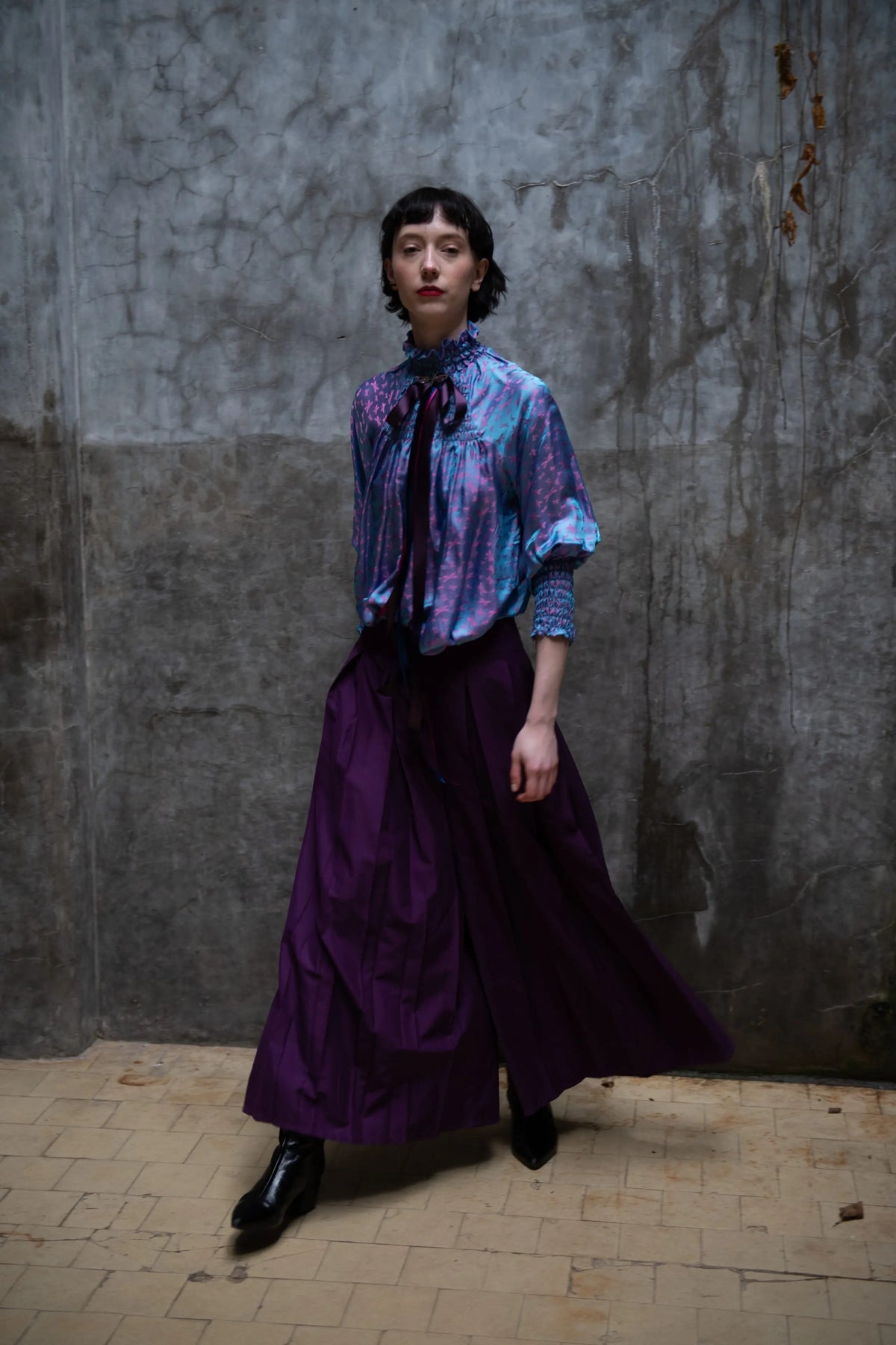 Purple Rain Seidenbluse mit Libellenmuster