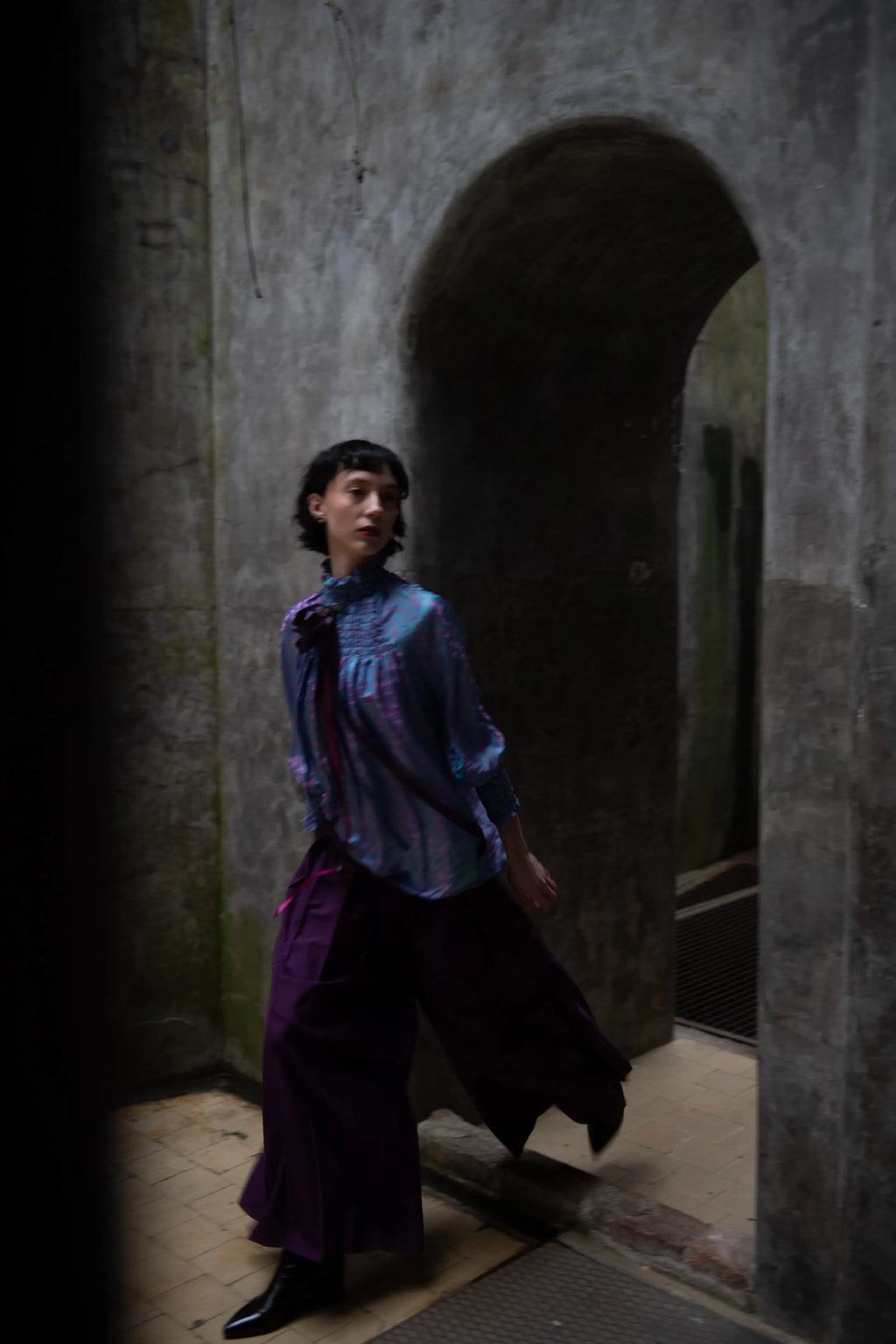 Purple Rain Seidenbluse mit Libellenmuster